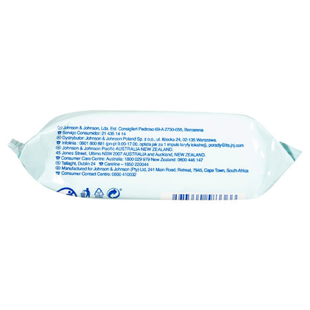 Johnson's Face Care Daily Essentials Moisturising Facial Cleansing Wipes for Dry Skin 25 Wipes