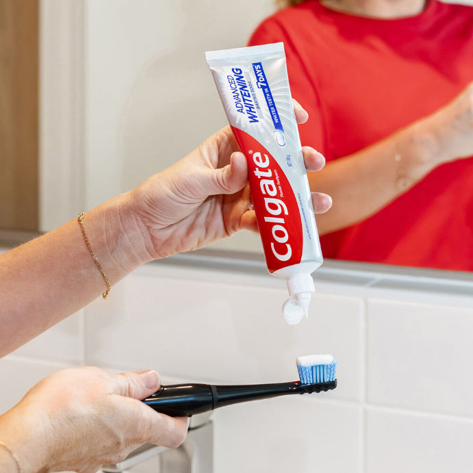 Colgate Tooth Paste Advance White Baking Soda 180g