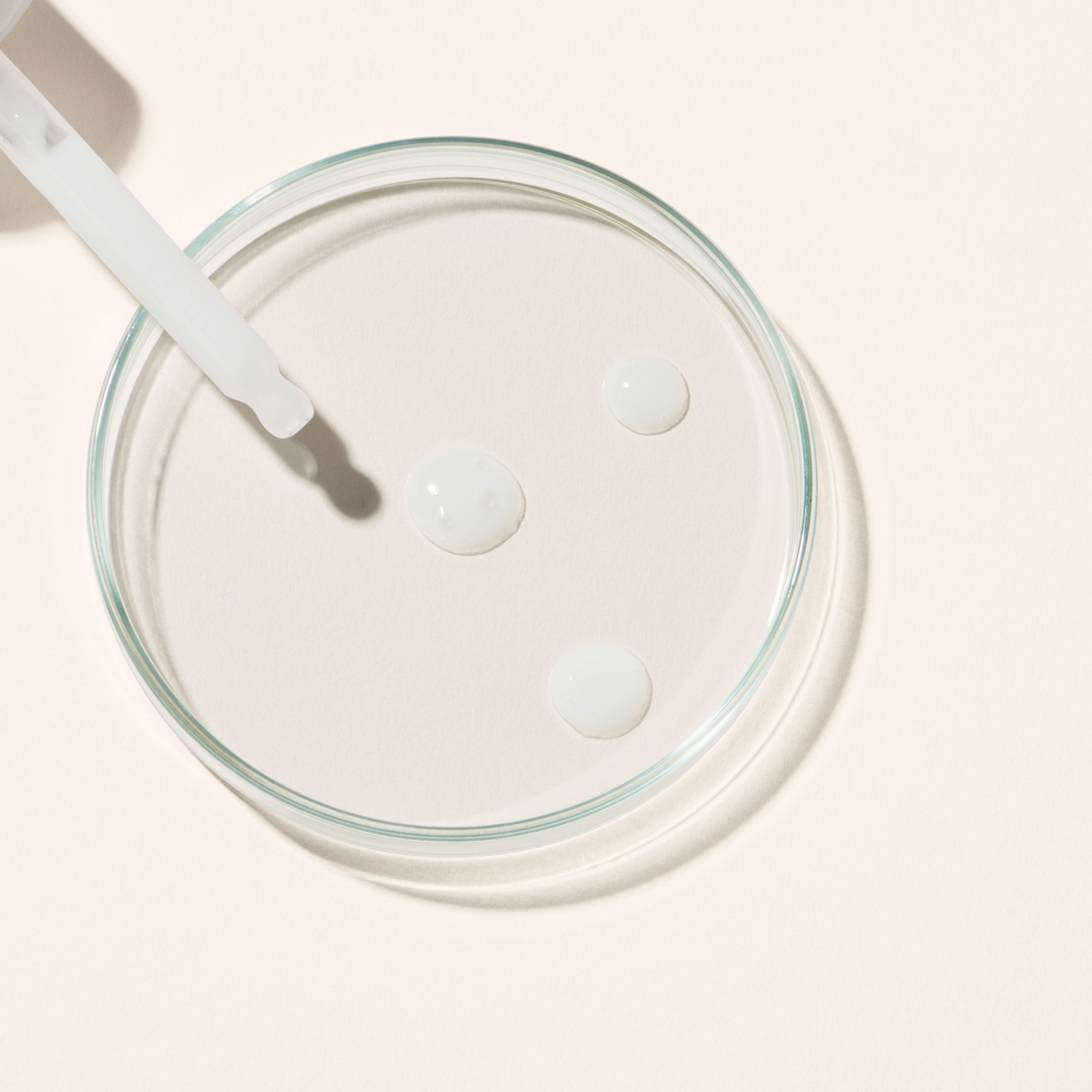 Clear Skincare Strengthening Serum With 10% Niacinamide 30ml